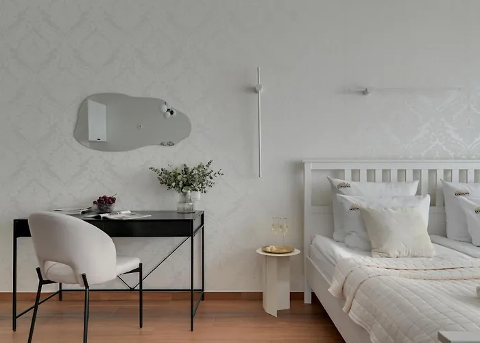 Waterlane Riverside Spa, Pool & Gym By Downtown Aparthotel 4*