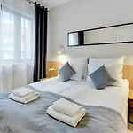 Waterlane Riverside Spa, Pool & Gym By Downtown Aparthotel