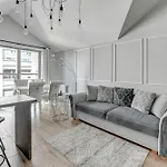 Waterlane Riverside Spa, Pool & Gym By Downtown