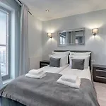 Waterlane Riverside Spa, Pool & Gym By Downtown Aparthotel 4*