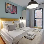 Aparthotel Waterlane Riverside Spa, Pool & Gym By Downtown 4*