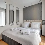 Waterlane Riverside Spa, Pool & Gym By Downtown Aparthotel 4*