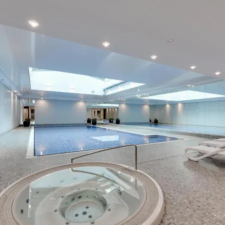 Waterlane Riverside Spa, Pool & Gym By Downtown *