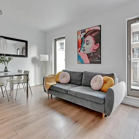 Waterlane Riverside Spa, Pool & Gym By Downtown Apartment *