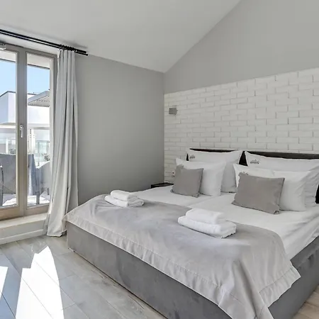 Waterlane Riverside Spa, Pool & Gym By Downtown Apartment *
