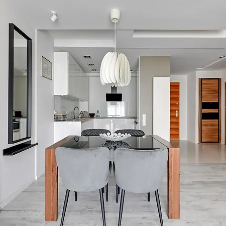 Waterlane Riverside Spa, Pool & Gym By Downtown Apartment