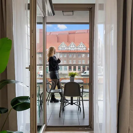 Hotel apartamentowy Waterlane Riverside Spa, Pool & Gym By Downtown 3*