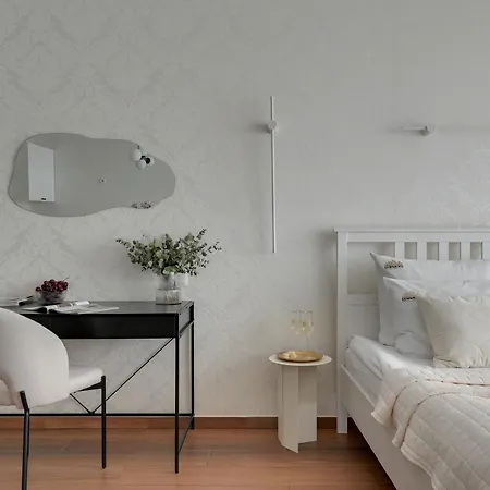 Waterlane Riverside Spa, Pool & Gym By Downtown מלון דירות 4*