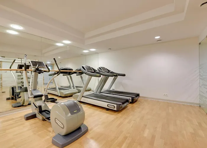 Waterlane Riverside Spa, Pool & Gym By Downtown Апарт-отель