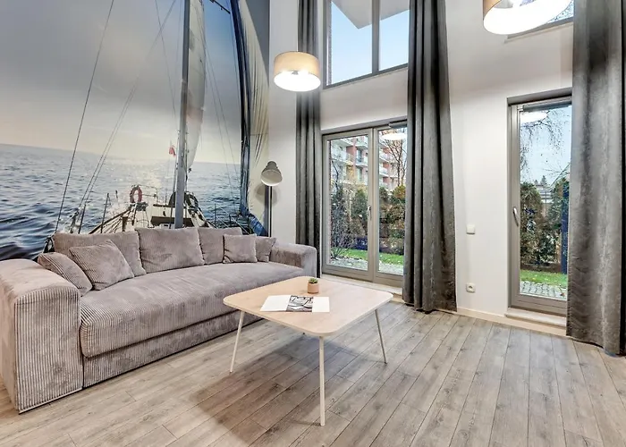 Апарт-отель Waterlane Riverside Spa, Pool & Gym By Downtown