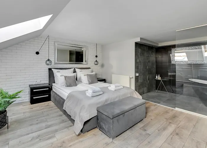 Waterlane Riverside Spa, Pool & Gym By Downtown Apart-hotel