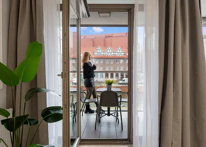 Aparthotel Waterlane Riverside Spa, Pool & Gym By Downtown 4*