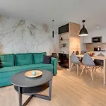 公寓式酒店 Waterlane Riverside Spa, Pool & Gym By Downtown 格但斯克