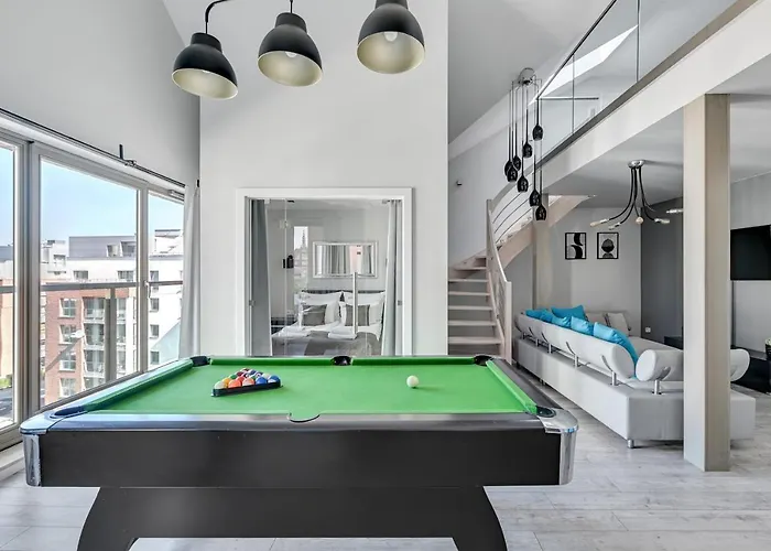 Waterlane Riverside Spa, Pool & Gym By Downtown Apart Otel 4*